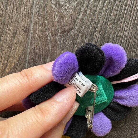 8*8CM Takashi Murakami Flower Rainbow Strap Pin Broach Badge Kaikai Kiki Brooch - Picture 10 of 10